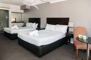 Twin Room | Desk, iron/ironing board, free WiFi, bed sheets