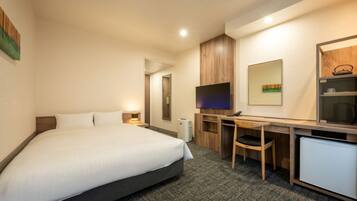 Basic Double Room, 1 Queen Bed | Iron/ironing board, free WiFi