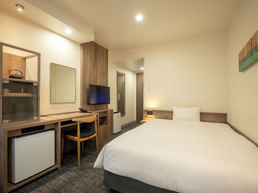Economy Double, Non-smoking | Laptop workspace, iron/ironing board, free WiFi, bed sheets