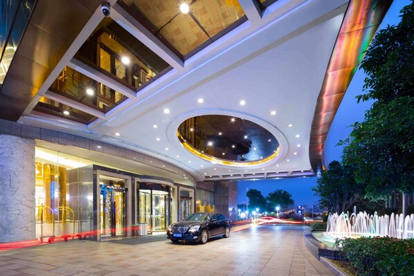 Front of property - evening/night - Empark Grand Hotel Changsha (Changsha)