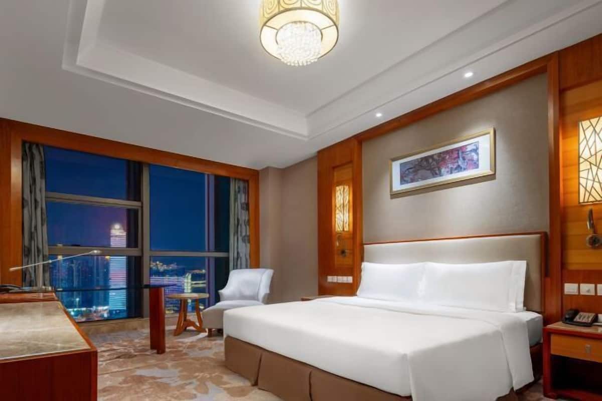 Hochwertige Bettwaren, Daunenbettdecken, Select-Comfort-Betten, Minibar