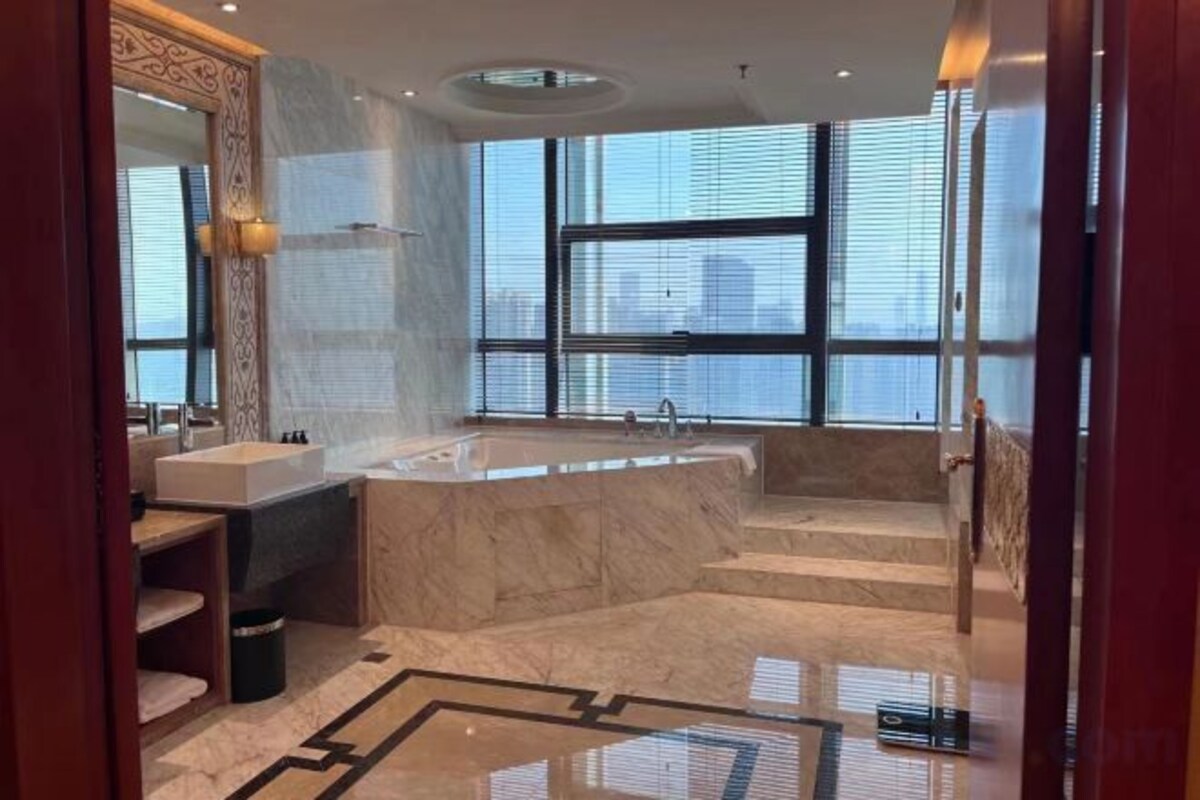 Bathroom | Separate tub and shower, deep soaking tub, rainfall showerhead