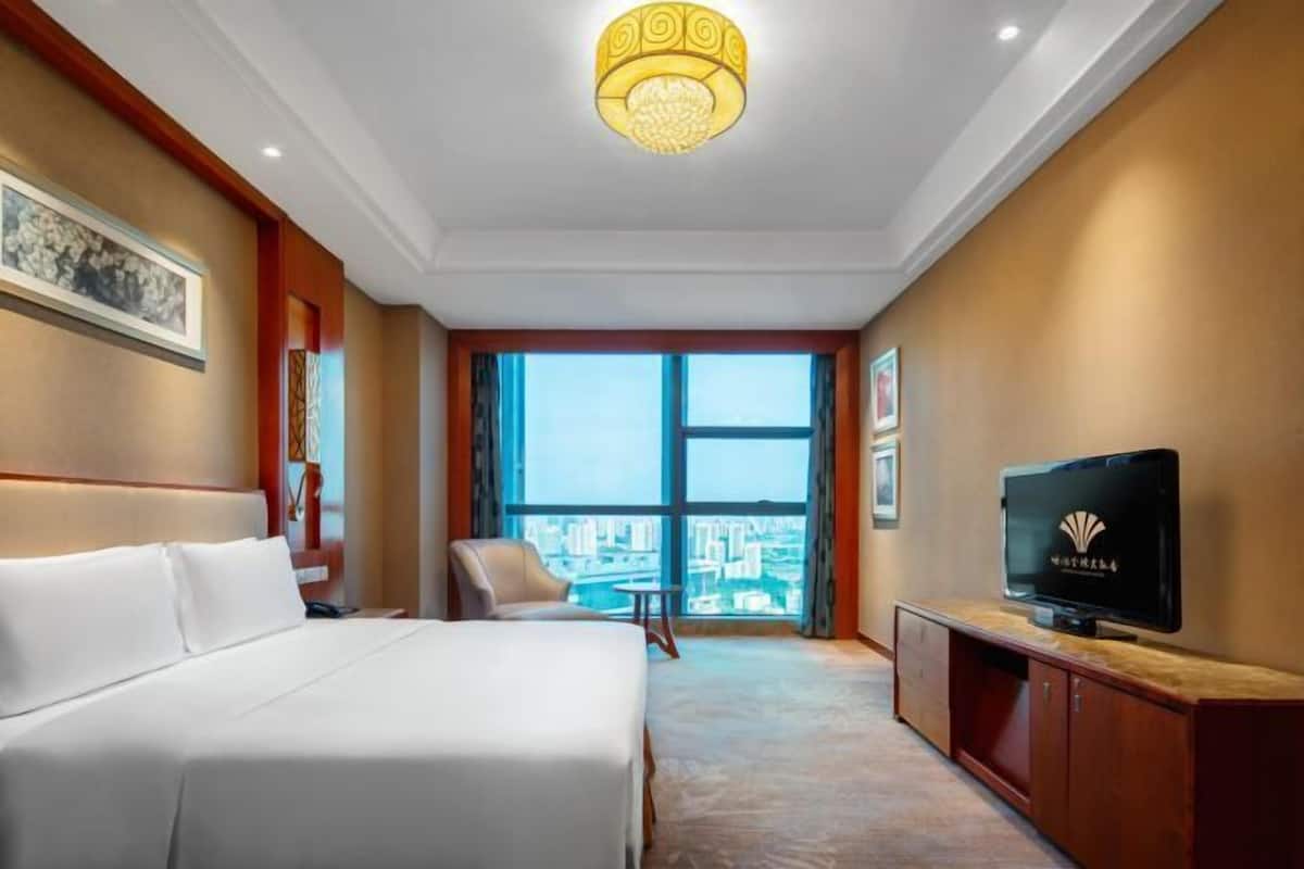 Hochwertige Bettwaren, Daunenbettdecken, Select-Comfort-Betten, Minibar