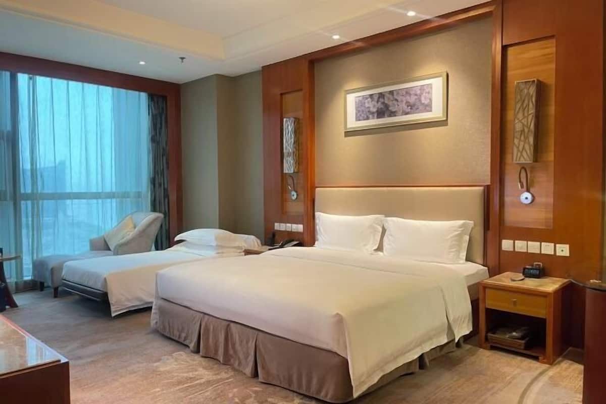 Hochwertige Bettwaren, Daunenbettdecken, Select-Comfort-Betten, Minibar