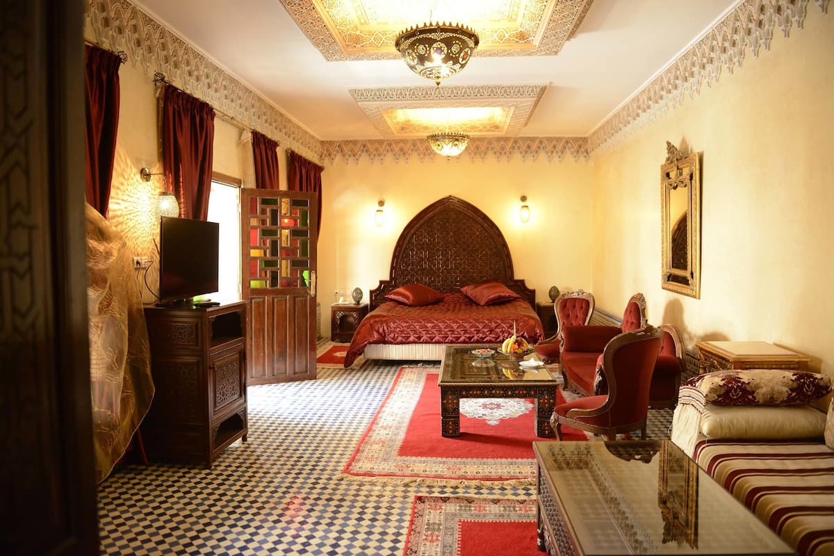 Deluxe Room | Premium bedding, minibar, in-room safe, desk