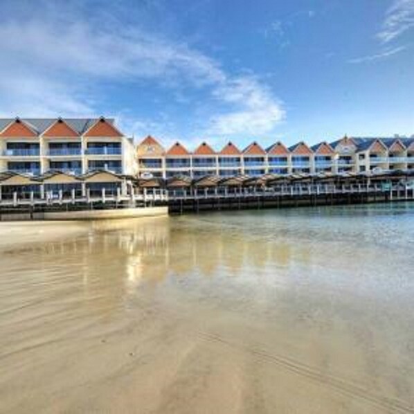 Exterior - Dolphin Quay Apartments (Mandurah)