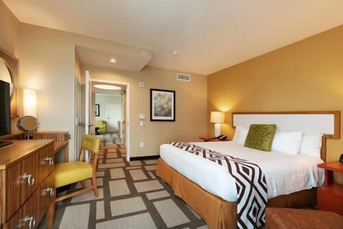1 bedroom, hypo-allergenic bedding, in-room safe, desk