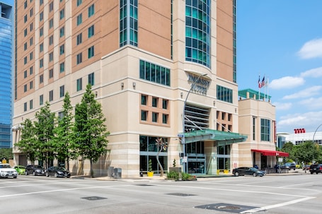 Front of property. Embassy Suites by Hilton Houston Downtown Convention Center