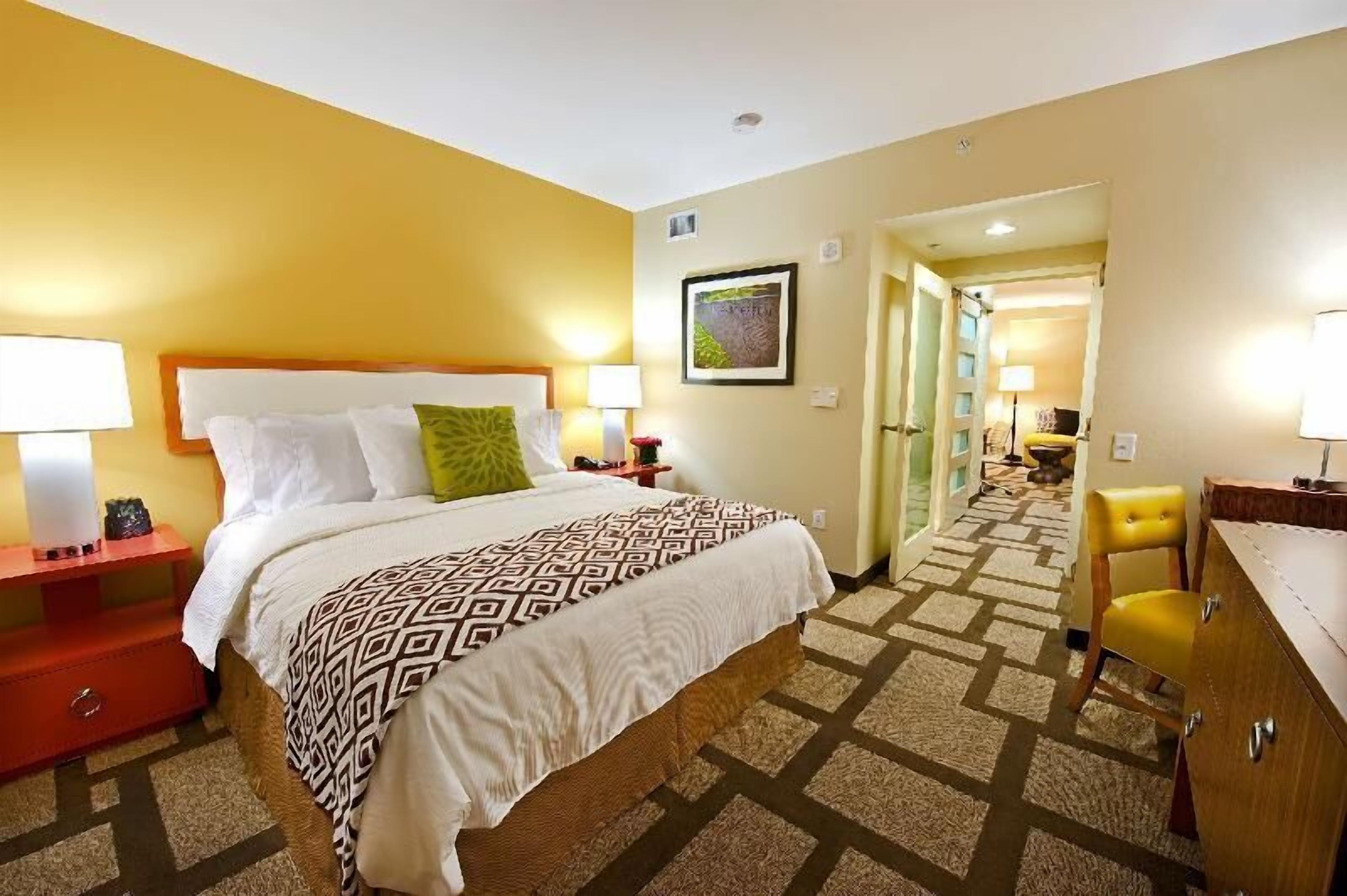 1 bedroom, hypo-allergenic bedding, in-room safe, desk
