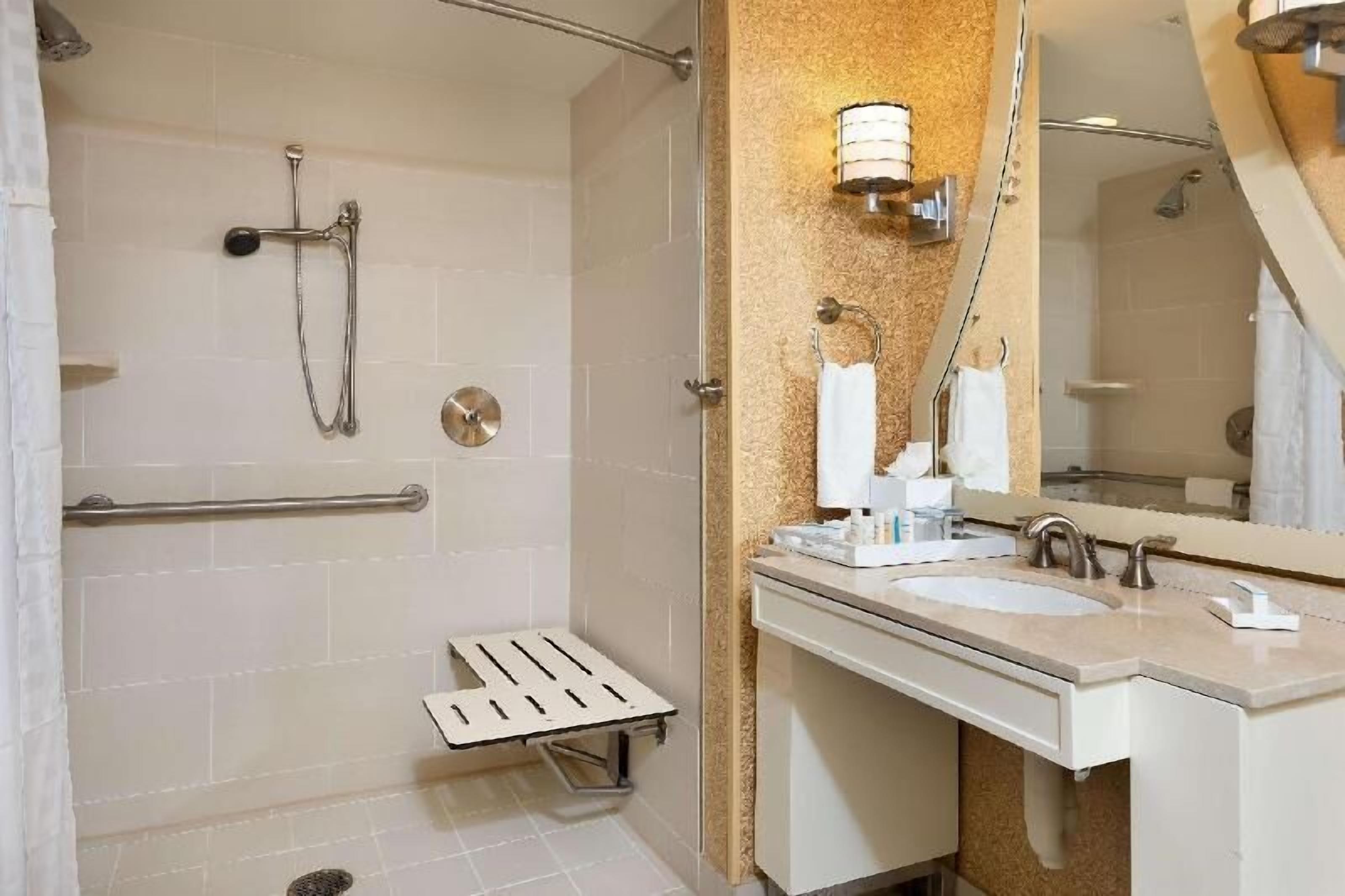 Bathroom | Free toiletries, hair dryer, towels