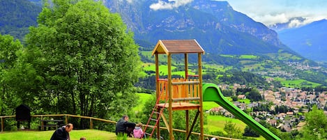 Außen-Kinderspielplatz