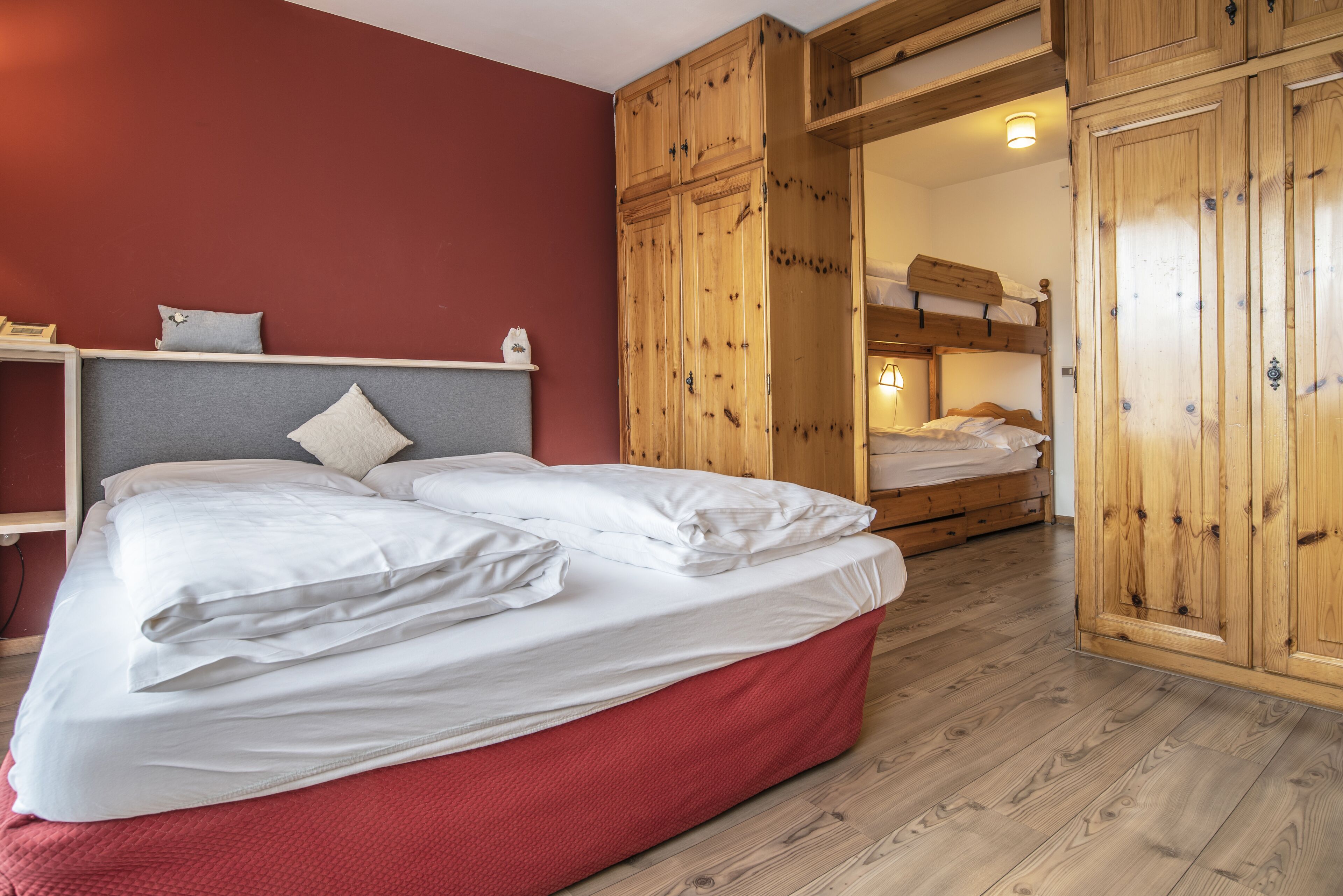 studio | in-room safe, desk, blackout curtains