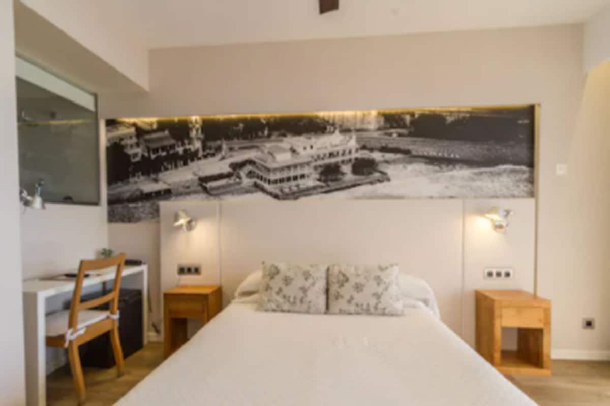 Double Room Sea View with balcony | Ropa de cama de alta calidad y minibar 