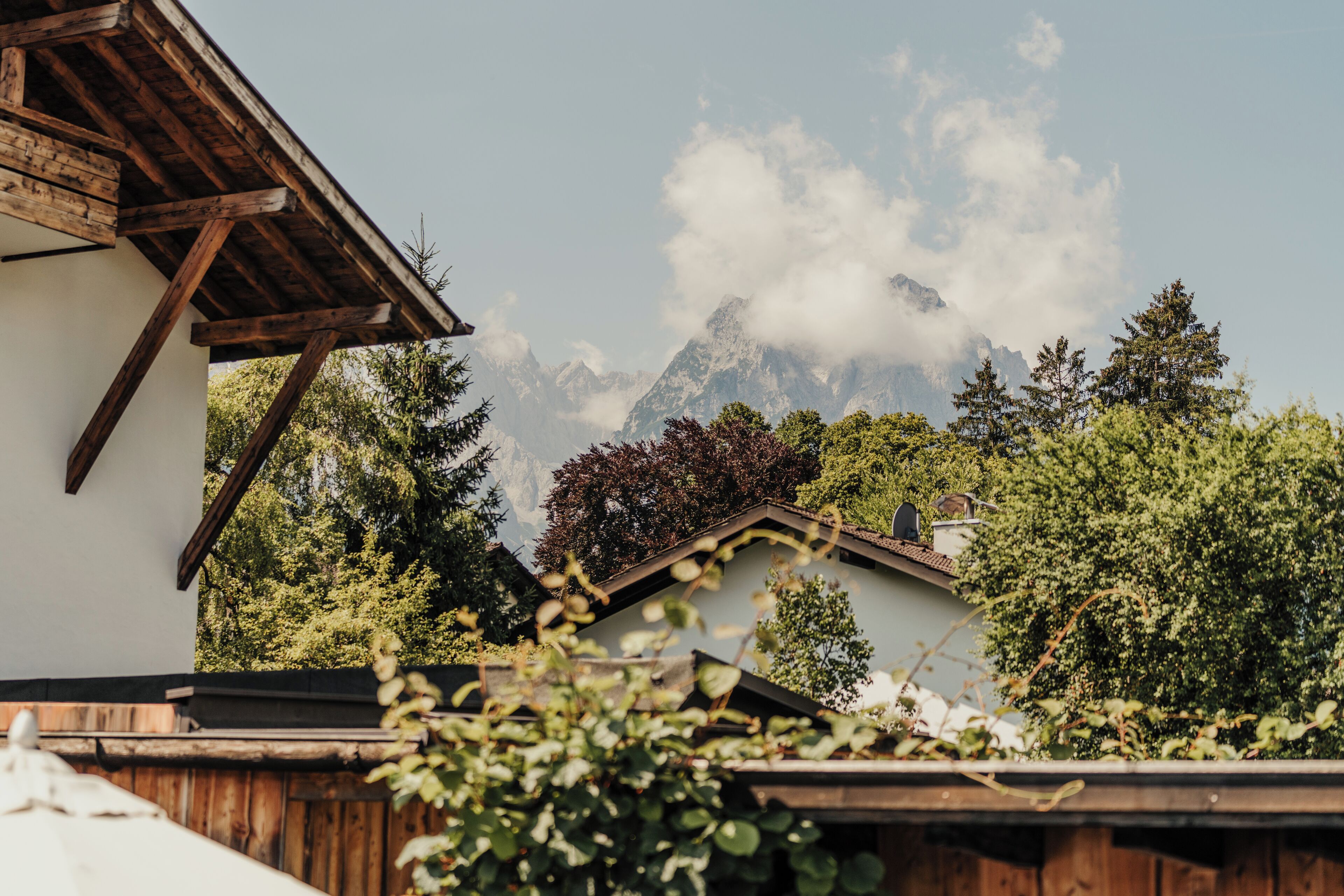 Foto - Staudacherhof in Garmisch-Partenkirchen I Blick aufs Zugspitzmassiv I einzigartige Bayurvida Küche