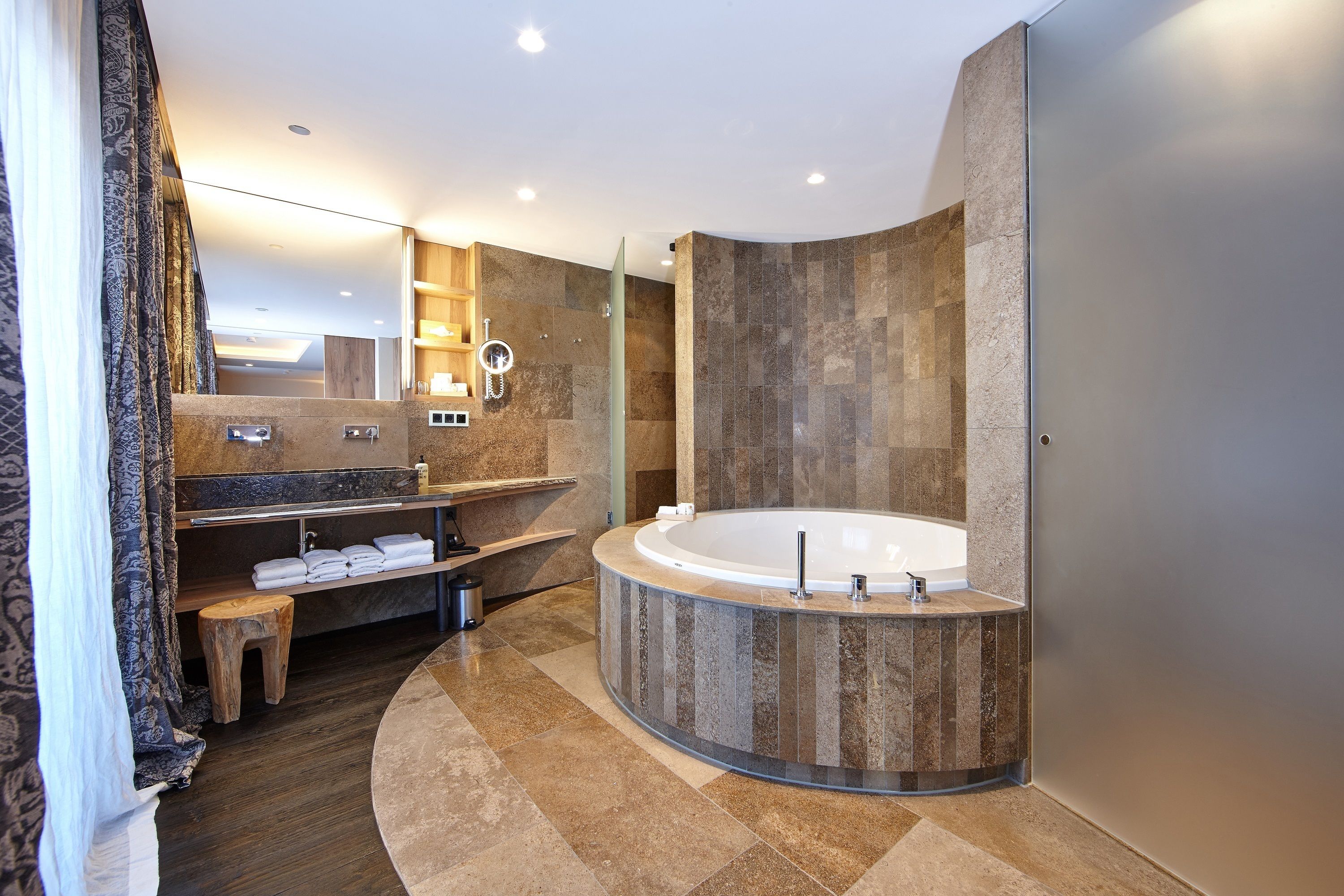 Foto - Staudacherhof in Garmisch-Partenkirchen I Blick aufs Zugspitzmassiv I einzigartige Bayurvida Küche