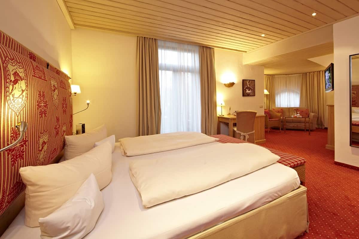 Chambre supérieure double, 1 trÚs grand lit, vue sur la montagne (Superior Alpin) | Literie hypoallergénique, couette en duvet, minibar, coffre-fort