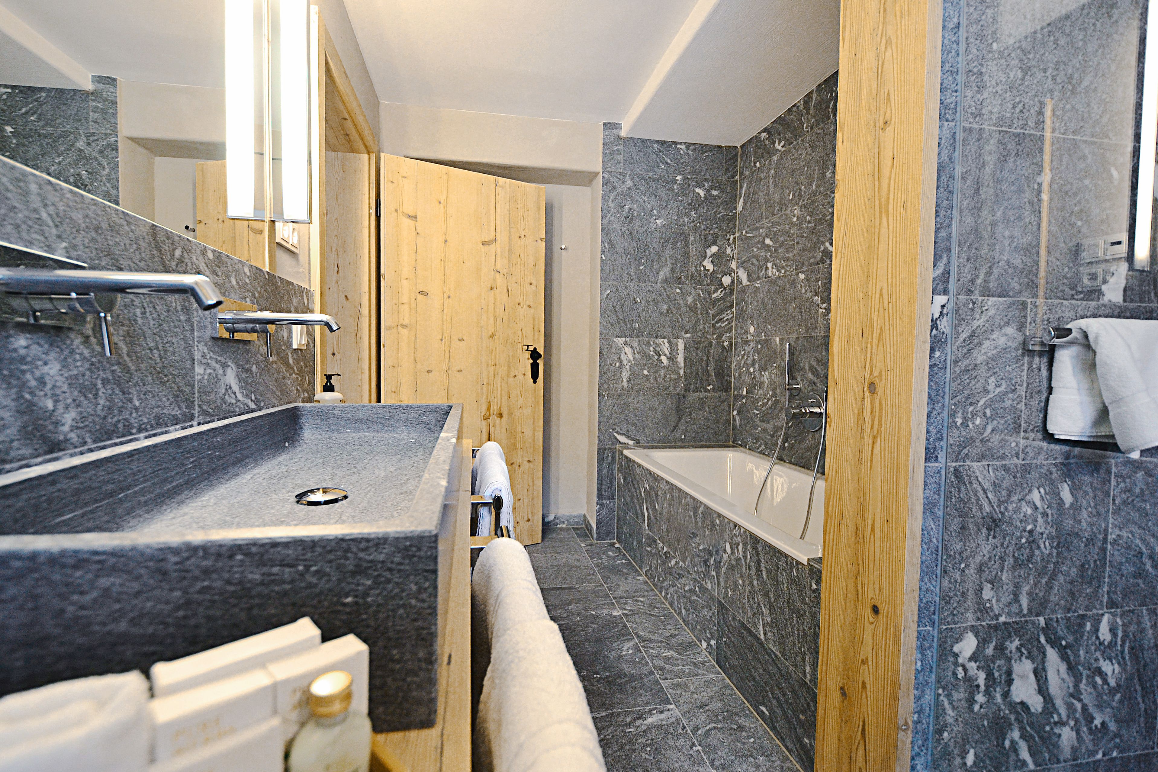 Foto - Staudacherhof in Garmisch-Partenkirchen I Blick aufs Zugspitzmassiv I einzigartige Bayurvida Küche