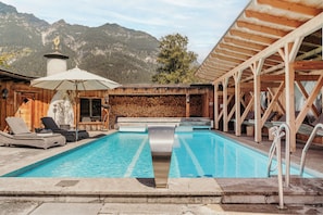 Piscina interna, piscina externa
