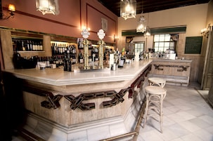 Bar (en la propiedad)