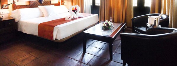 ห้องซูพีเรียดับเบิล (exterior) | โต๊ะทำงาน, ห้องเก็บเสียง, Wi-Fi ฟรี, ผ้าปูที่นอน