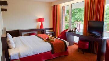 Doppel- oder Zweibettzimmer, Terrasse, Seeblick | Schreibtisch, schallisolierte Zimmer, Bügeleisen/Bügelbrett