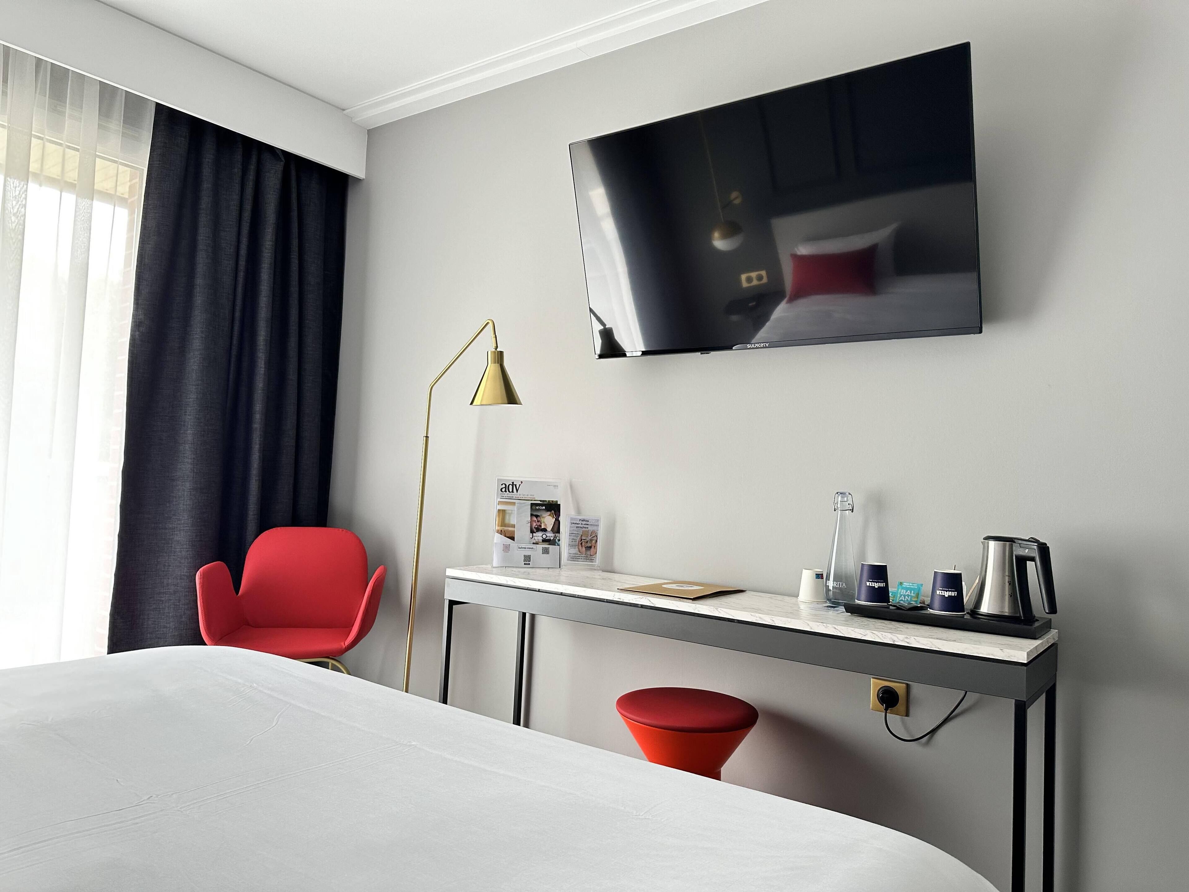 design room, park view | 1 bedroom, desk, soundproofing, iron/ironing board