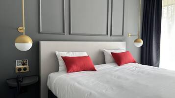 Chambre Design, vue parc | Bureau, chambres insonorisées, fer et planche à repasser