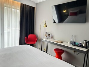Design Double or Twin Room | Desk, soundproofing, iron/ironing board (on request), free WiFi - Hôtel Spa du Béryl (Bagnoles-de-l'Orne)