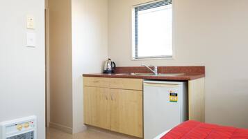 客房, 1 间卧室 | 私人厨房 | 冰箱、微波炉、茶具/咖啡用具、电热水壶