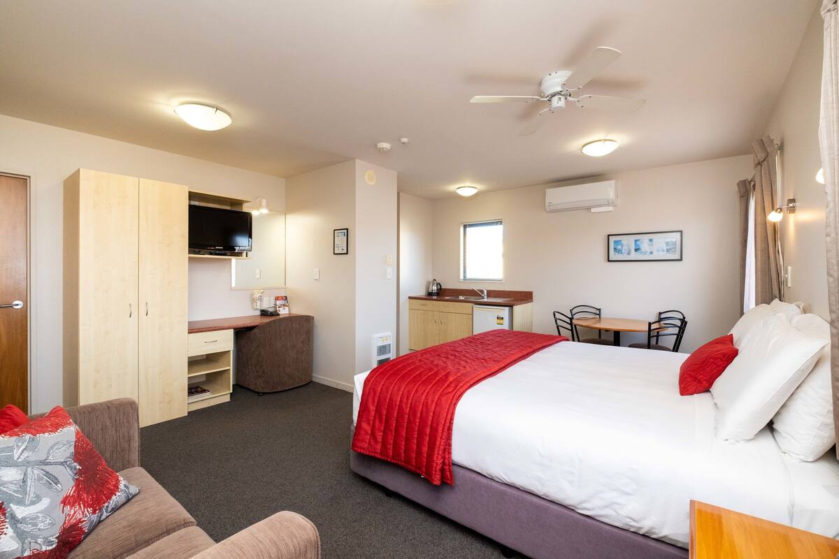 One Bedroom Unit