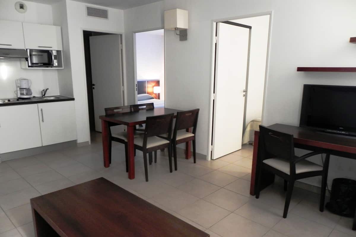 Departamento estándar | 1 habitación, caja de seguridad en la habitación y escritorio