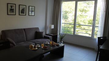 1 bedroom, in-room safe, desk, iron/ironing board