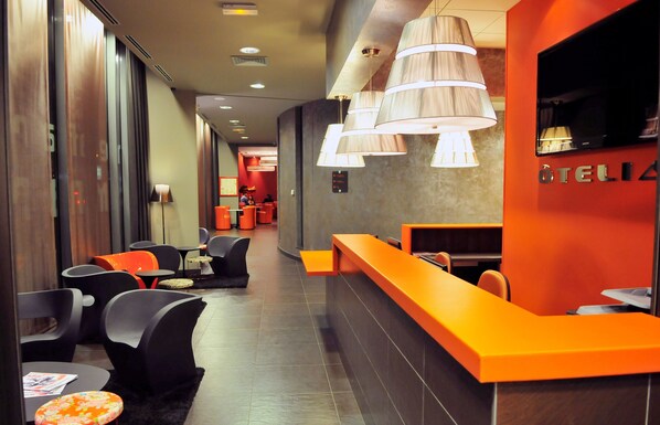 Reception - B&B Home Lyon Centre Berthelot (Lyon)