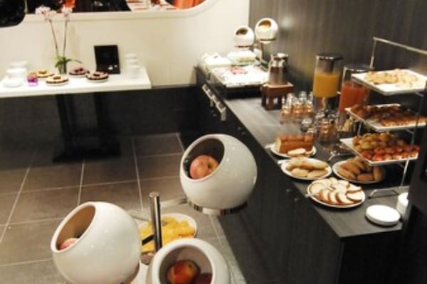 Daily buffet breakfast for a fee