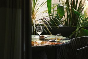 Suíte superluxo, banheira de hidromassagem | Terraço/pátio