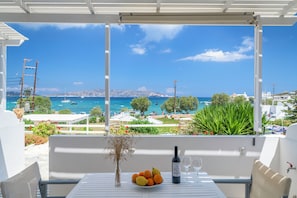 Habitación, vistas al mar, planta baja | Ropa de cama hipoalergénica y colchones con acolchado adicional