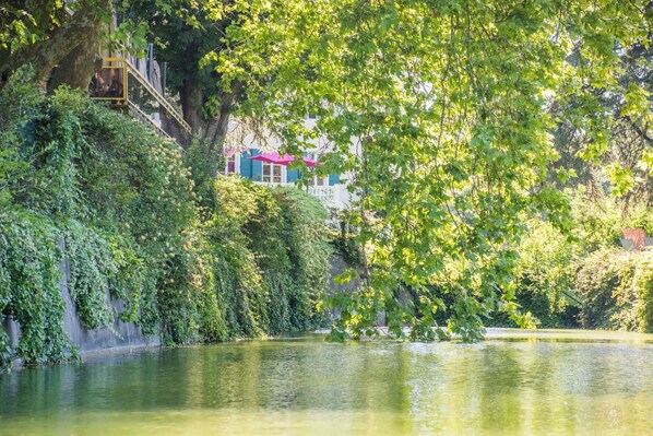 Coffres-forts dans les chambres, bureau, chambres insonorisées