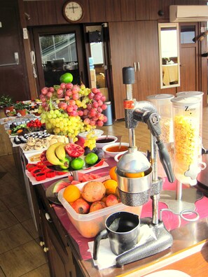 Bao gồm bữa sáng buffet hàng ngày 