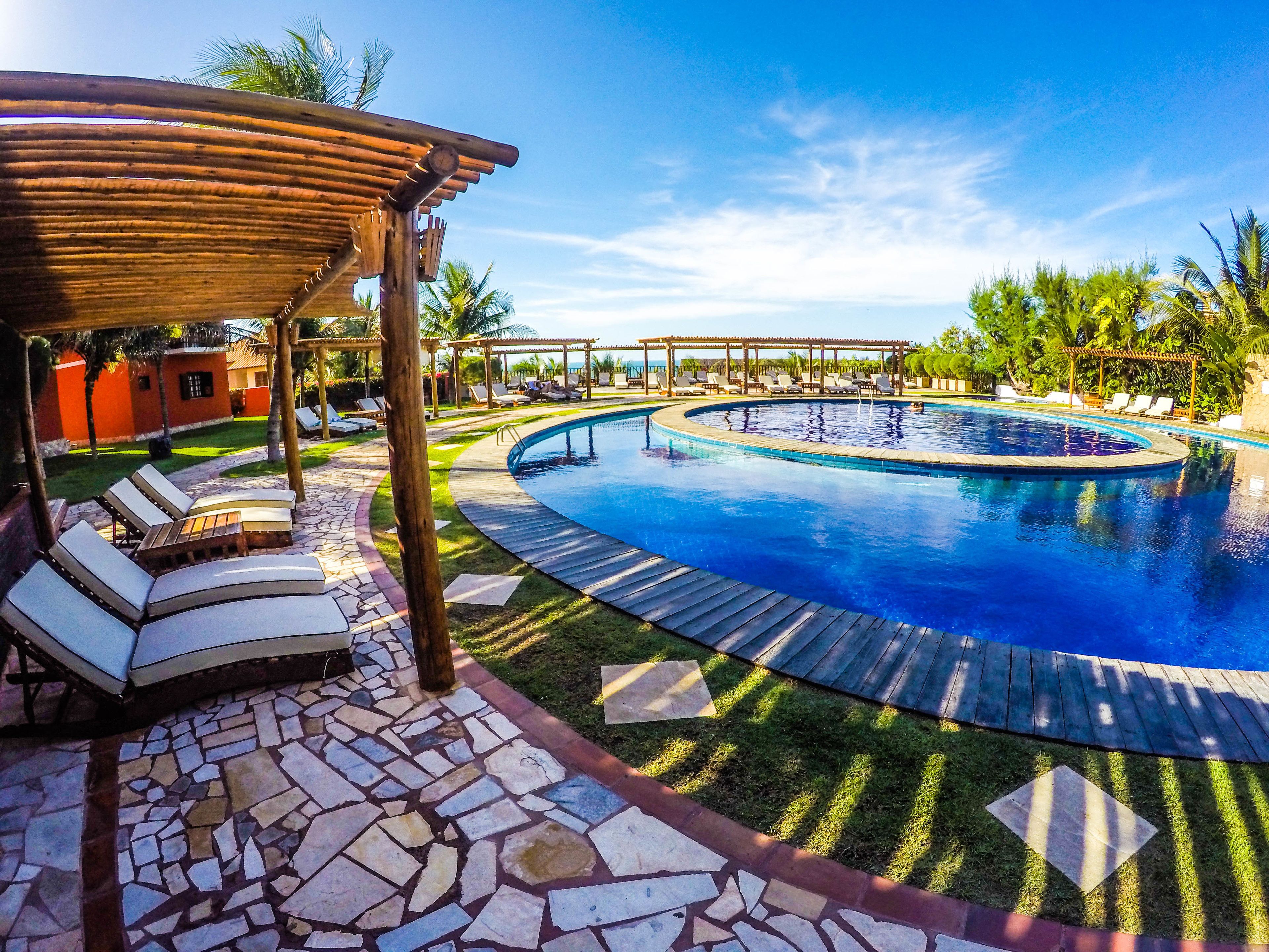 4 outdoor pools, pool umbrellas, pool loungers