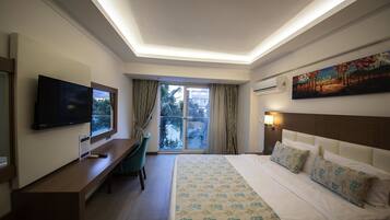 Double Room with City View | Premium bedding, minibar, in-room safe, desk