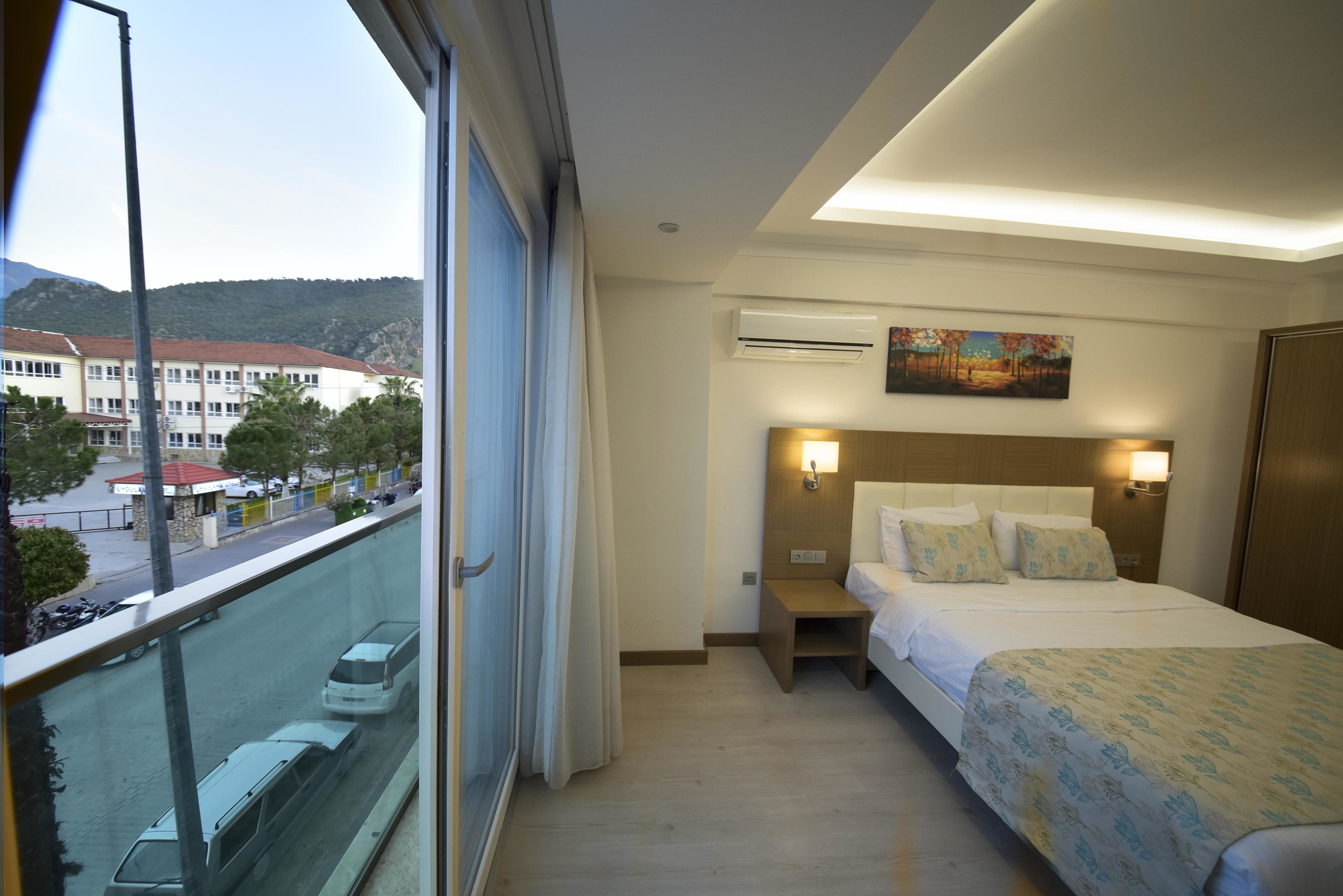 double room with city view  | premium bedding, minibar, in-room safe, desk