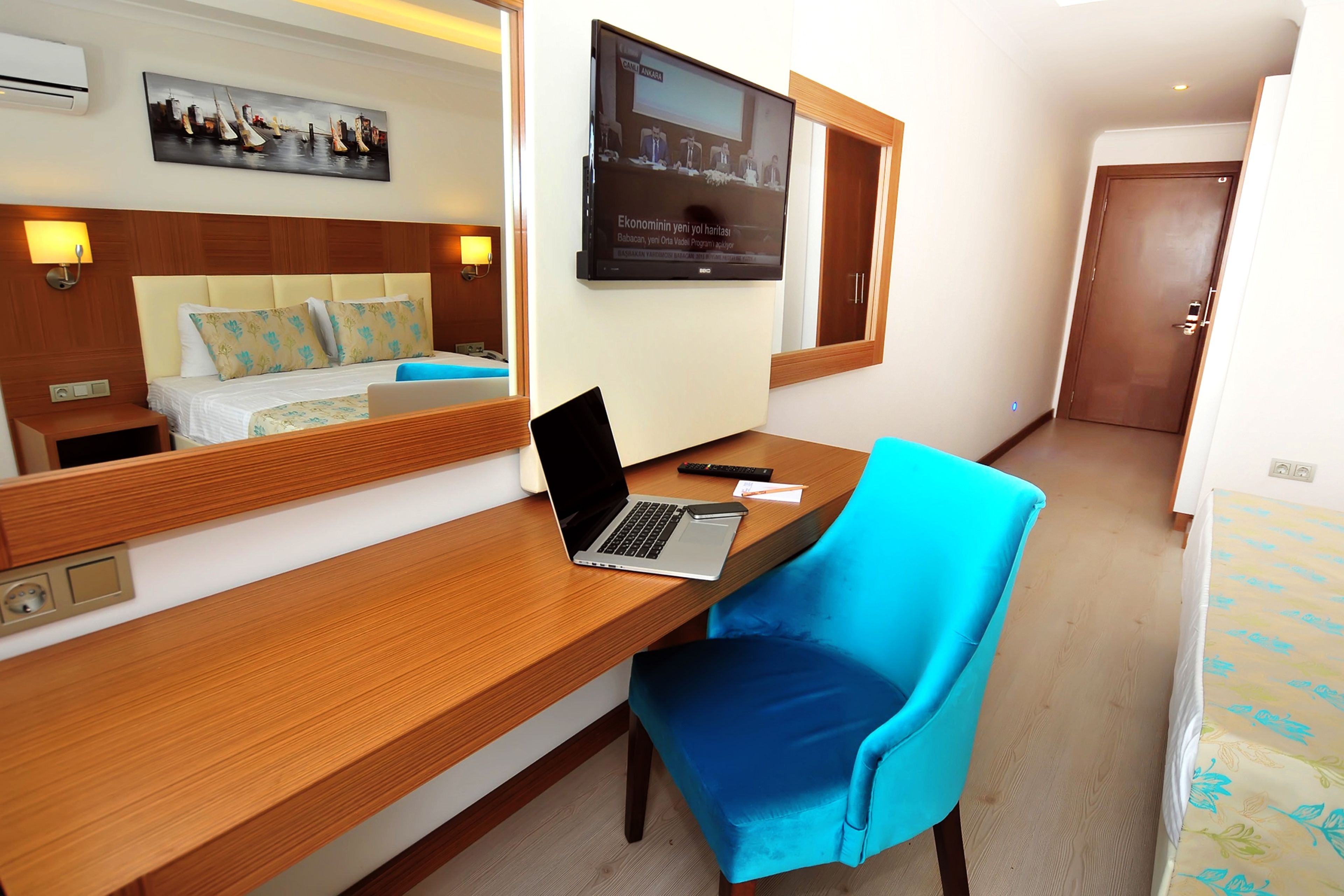 premium bedding, minibar, in-room safe, desk