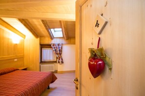 Chambre Double Supérieure, salle de bains privée