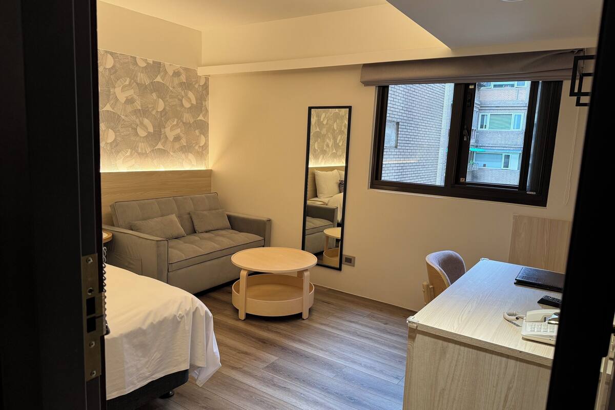 deluxe twin room, 2 double beds | down duvets, free minibar, in-room safe, desk