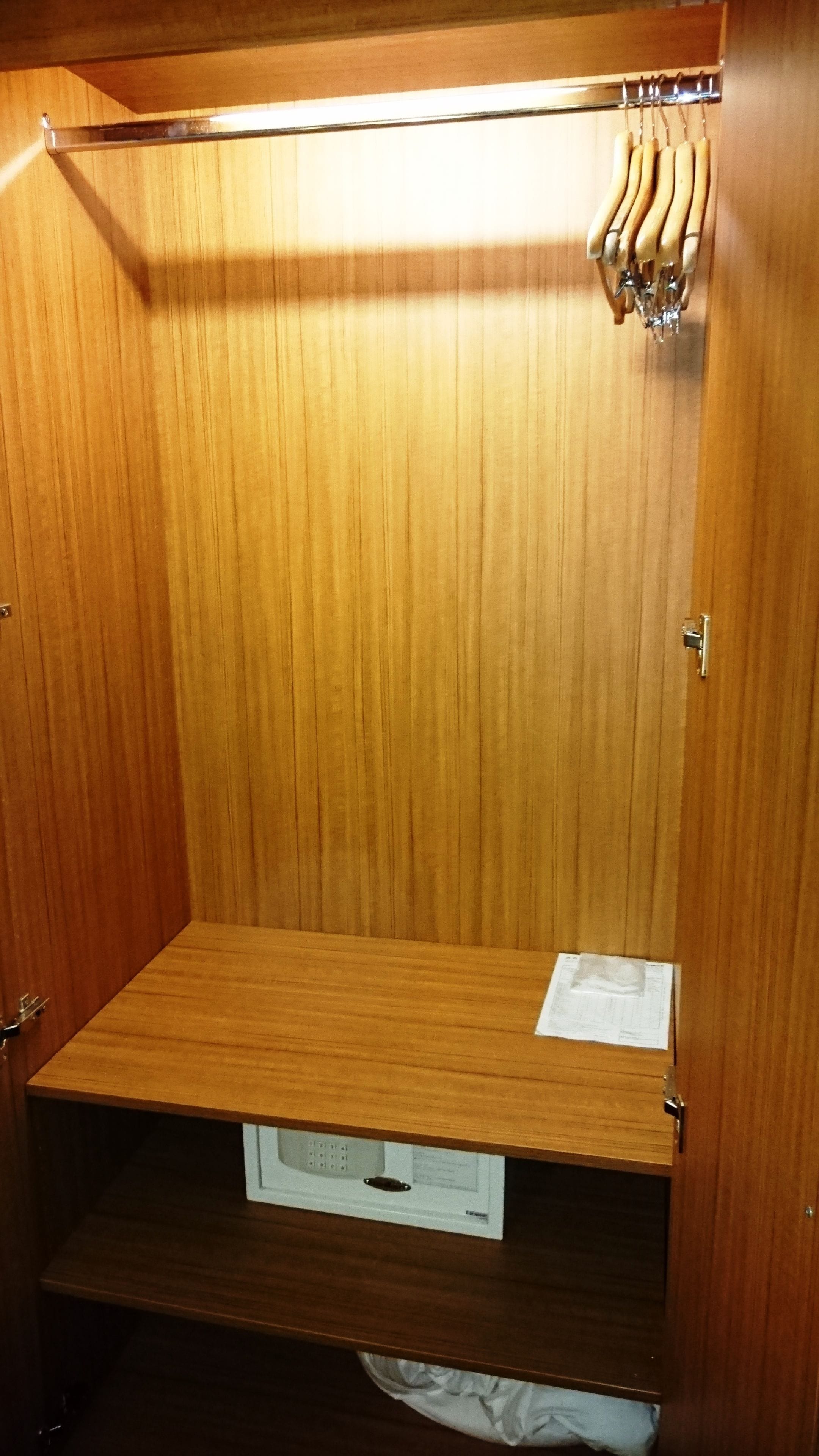 down duvets, free minibar, in-room safe, desk