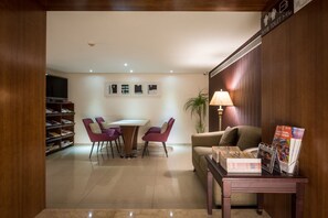Business centre - Delight Hotel (Taipei)