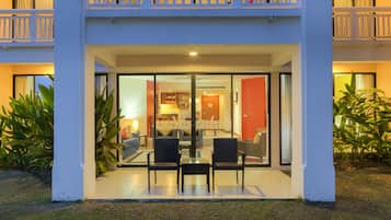 Suite, 2 chambres, coin cuisine | Balcon