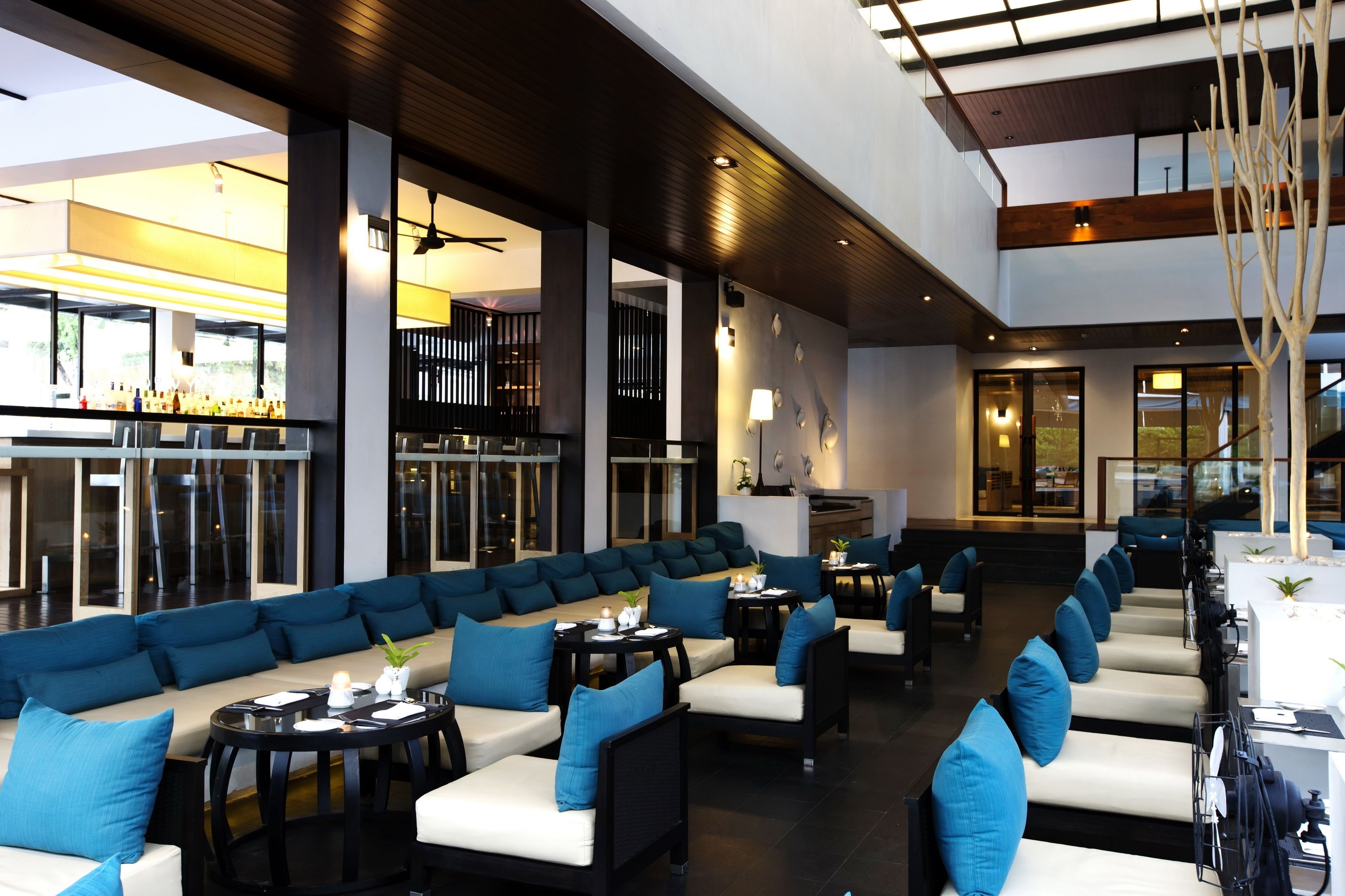 breakfast, lunch and dinner served