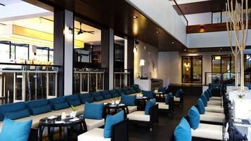 Breakfast, lunch and dinner served