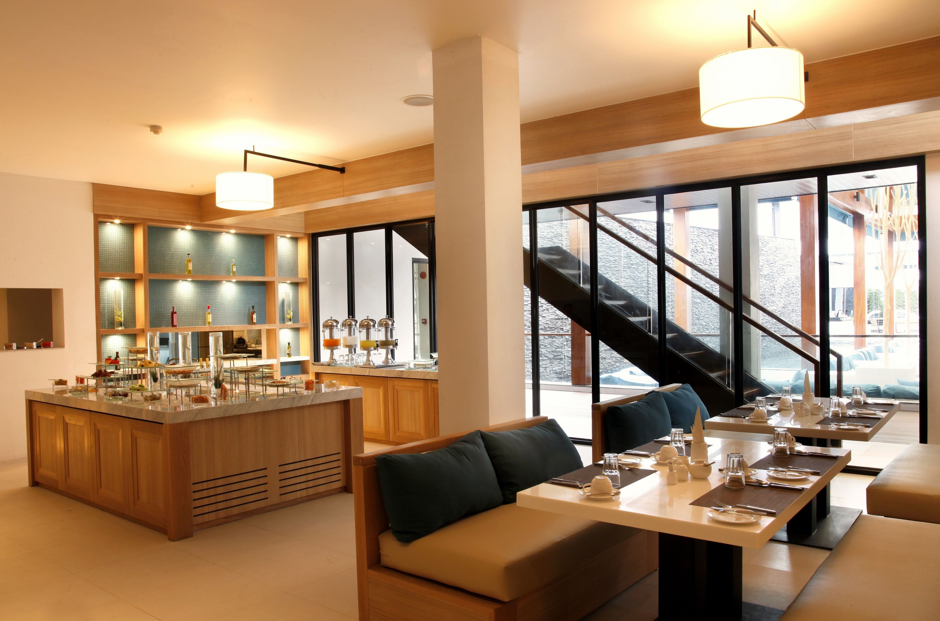 breakfast, lunch and dinner served